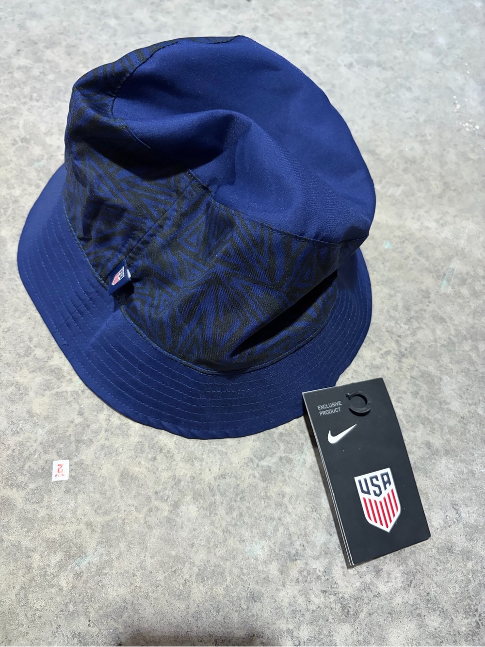 Nike USA reversible bucket hat